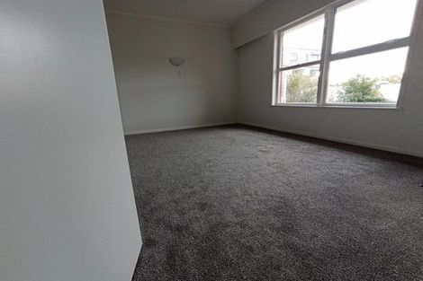 Photo of property in 2/16 Pupuke Road, Takapuna, Auckland, 0622