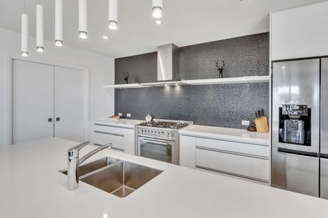 Photo of property in 27 Silicon Way, Fitzherbert, Palmerston North, 4410