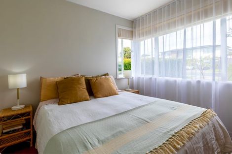 Photo of property in 79 Farquhar Road, Glendene, Auckland, 0602