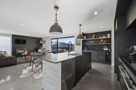 Photo of property in 15 Desmond Place, Bell Block, New Plymouth, 4312