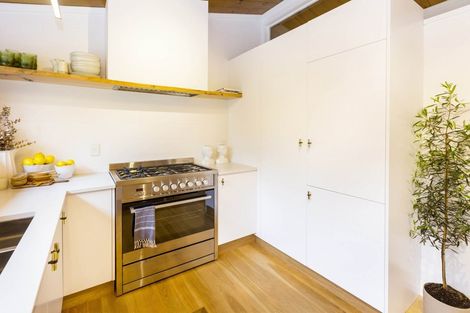 Photo of property in 35 Chatsworth Road, Silverstream, Upper Hutt, 5019