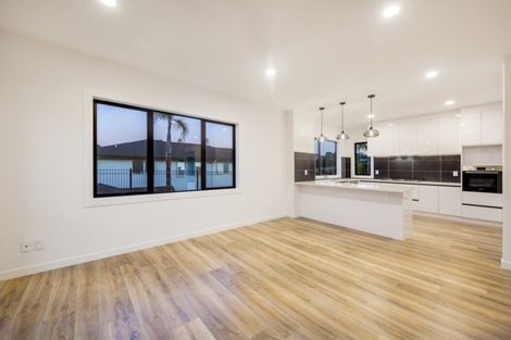 Photo of property in 4 Ahorangi Road, Silverdale, 0932