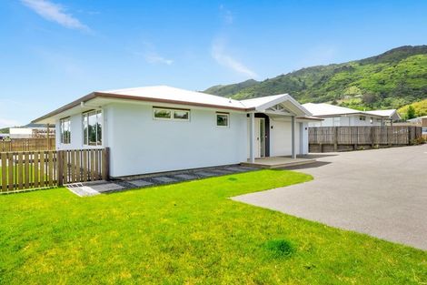 Photo of property in 30 Matenga Street, Waikanae, 5036