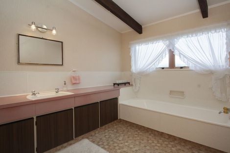 Photo of property in 10 Patterson Place, Waihi Beach, 3611