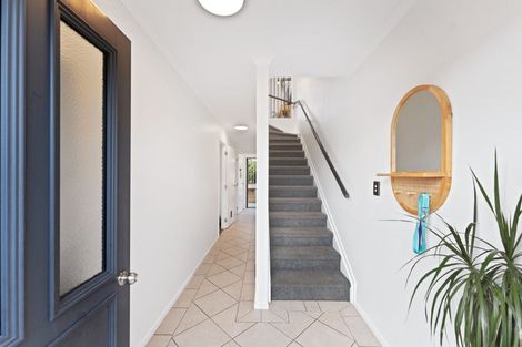 Photo of property in 7 Barnea Circle, Glen Eden, Auckland, 0602