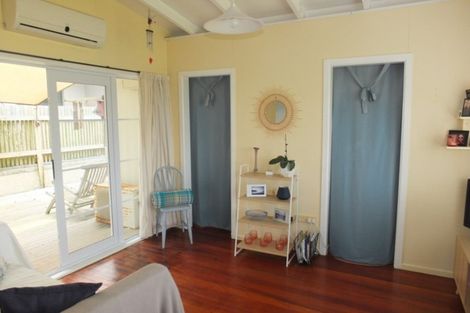 Photo of property in 20 Marine Parade South, Foxton Beach, Foxton, 4815