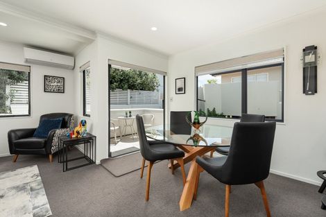 Photo of property in 4b Sunbrae Grove, Mount Maunganui, 3116