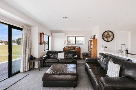 Photo of property in 26 Harbour View Road, Omokoroa, 3114