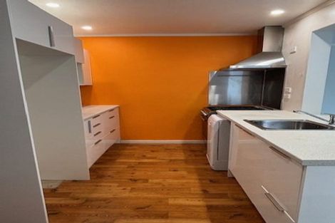 Photo of property in 2 Halyard Place, Whitby, Porirua, 5024