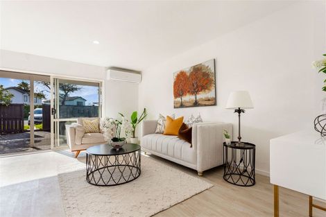 Photo of property in 4/23 Charlenne Close, Ranui, Auckland, 0612