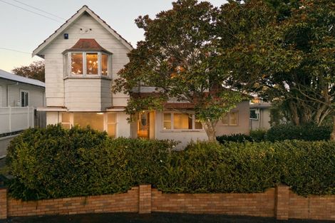 Photo of property in 128 River Road, Hamilton East, Hamilton, 3216