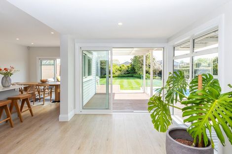 Photo of property in 3 Strowan Road, Strowan, Christchurch, 8052