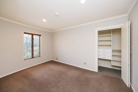 Photo of property in 3 The Oaks, Awapuni, Palmerston North, 4412