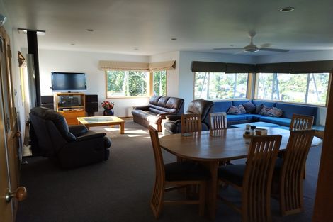 Photo of property in 12 Robin Lane, Browns Bay, Auckland, 0630