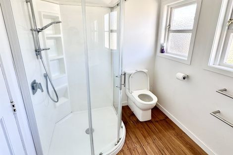 Photo of property in 5 Toutouwai Lane, Inglewood, 4330