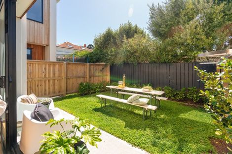 Photo of property in 16b Inglis Street, Seatoun, Wellington, 6022
