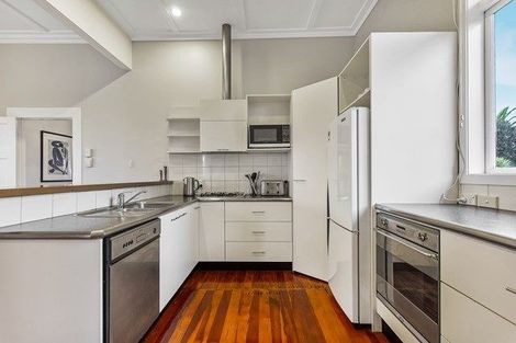 Photo of property in 14 Wallace Road, Mangere Bridge, Auckland, 2022