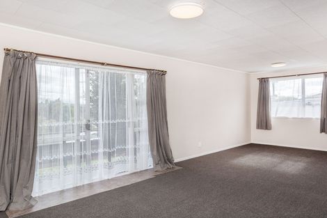 Photo of property in 1/62 Forest Road, Henderson, Auckland, 0612