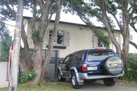 Photo of property in 63 Maupuia Road, Maupuia, Wellington, 6022