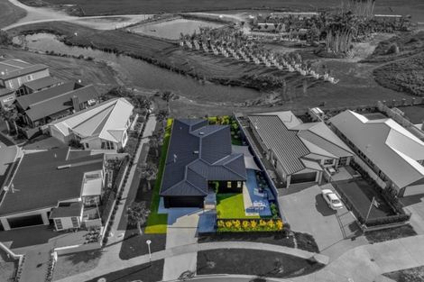 Photo of property in 33 Montia Close, Papamoa Beach, Papamoa, 3118