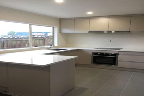 Photo of property in 2/9 Midvale Place, Burswood, Auckland, 2013