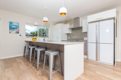 Photo of property in 6 Lockyer Road, Kumeu, 0810