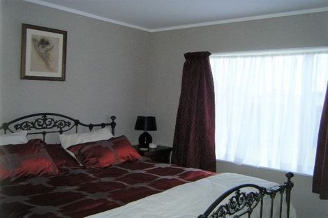 Photo of property in 13 Shenton Place, Burswood, Auckland, 2013