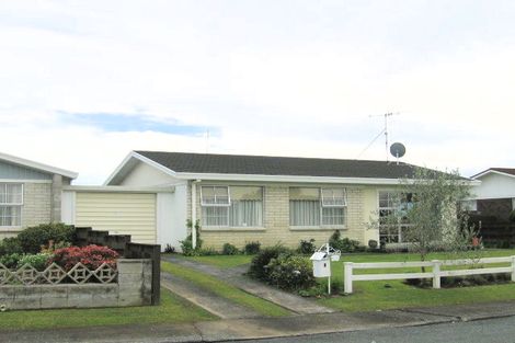 Photo of property in 1 Krippner Place, Dinsdale, Hamilton, 3204