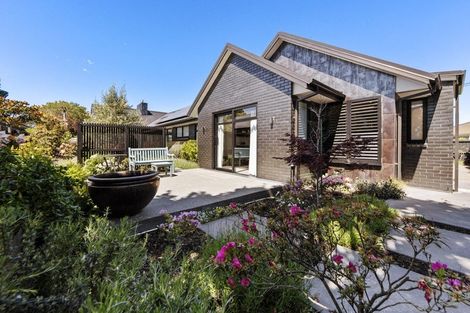 Photo of property in 17 Lees Road, Strowan, Christchurch, 8052