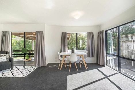Photo of property in 99 West Harbour Drive, West Harbour, Auckland, 0618