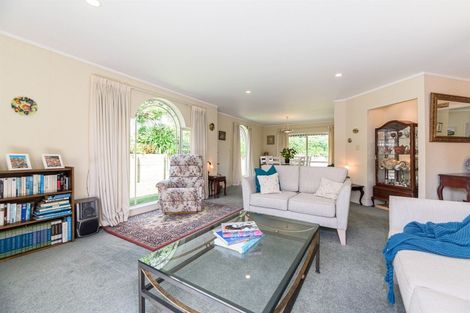 Photo of property in 338 East Coast Road, Sunnynook, Auckland, 0632