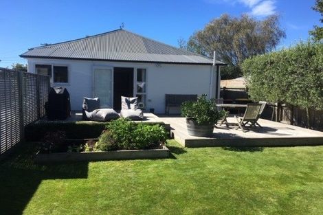 Photo of property in 15 Woodville Street, Edgeware, Christchurch, 8013