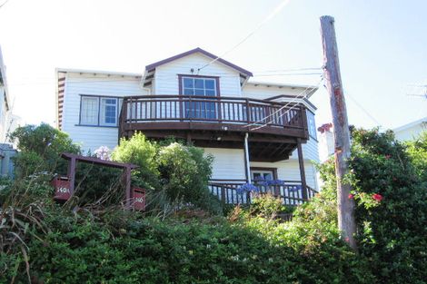 Photo of property in 140 Kelburn Parade, Kelburn, Wellington, 6012