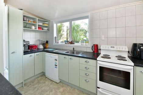 Photo of property in 47 Wade River Road, Stanmore Bay, Whangaparaoa, 0932