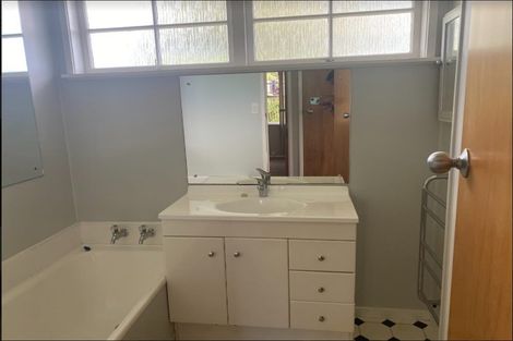 Photo of property in 4 Anich Road, Massey, Auckland, 0614