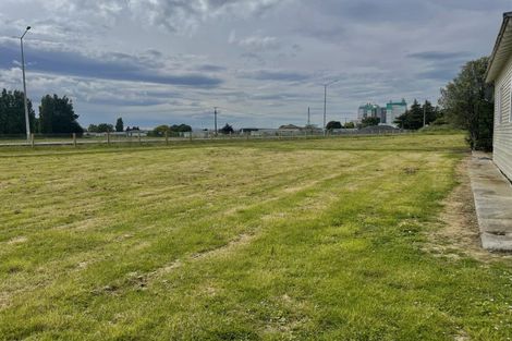 Photo of property in 50 Seaward Road, Edendale, 9825