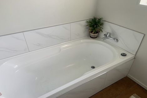 Photo of property in 4 Volta Place, Clendon Park, Auckland, 2103