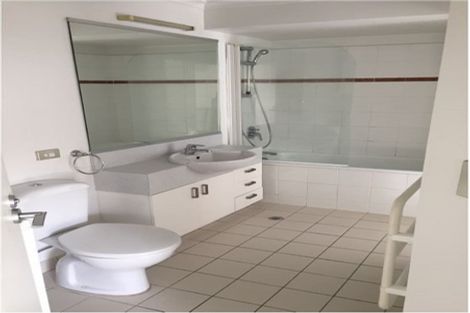 Photo of property in Tower Hill Apartments, 2g/1 Emily Place, Auckland Central, Auckland, 1010