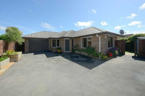 Photo of property in 2/10 Thistledown Place, Woolston, Christchurch, 8062