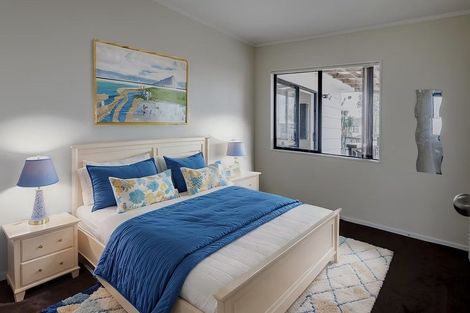 Photo of property in 17 Dungarvon Place, Clendon Park, Auckland, 2103