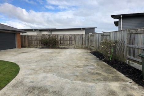 Photo of property in 100 Rosalie Terrace, Kelvin Grove, Palmerston North, 4414