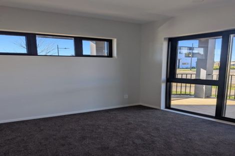 Photo of property in 18 Waimarie Drive, Karaka, 2578