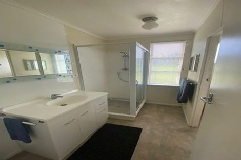 Photo of property in 1/142 Stanmore Bay Road, Stanmore Bay, Whangaparaoa, 0932