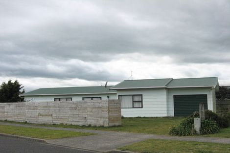 Photo of property in 60 Kahukura Avenue, Waitarere Beach, Levin, 5510