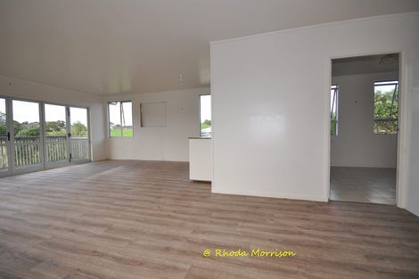 Photo of property in 8 Heaths Way, Pahi, Paparoa, 0571