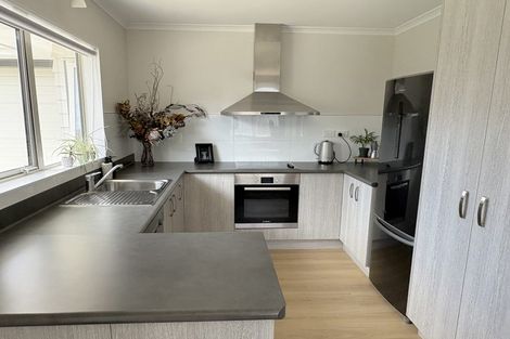 Photo of property in 2/77 Main Road, Wainuiomata, Lower Hutt, 5014