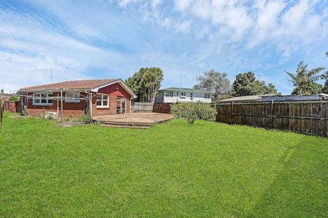 Photo of property in 50 Edgewater Drive, Pakuranga, Auckland, 2010