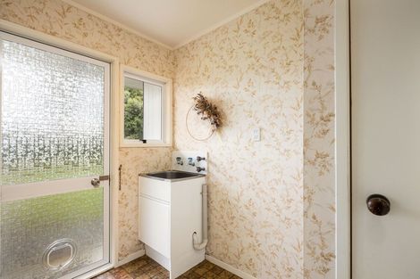 Photo of property in 42 Branch Road, Highlands Park, New Plymouth, 4312