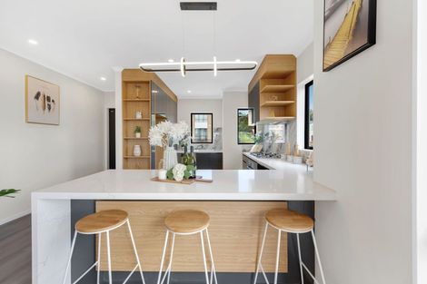 Photo of property in 2 Elevation Street, Flat Bush, Auckland, 2019