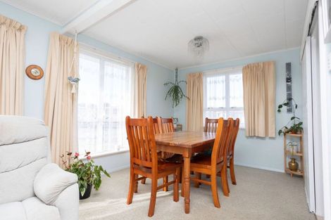 Photo of property in 72 Barraud Street, Dannevirke, 4930